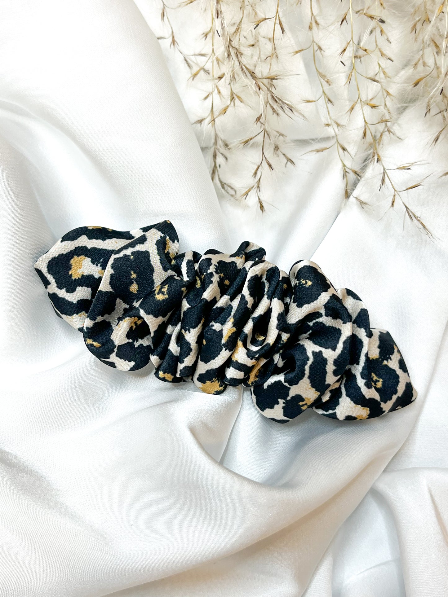 Armani šilko plaukų segtukas